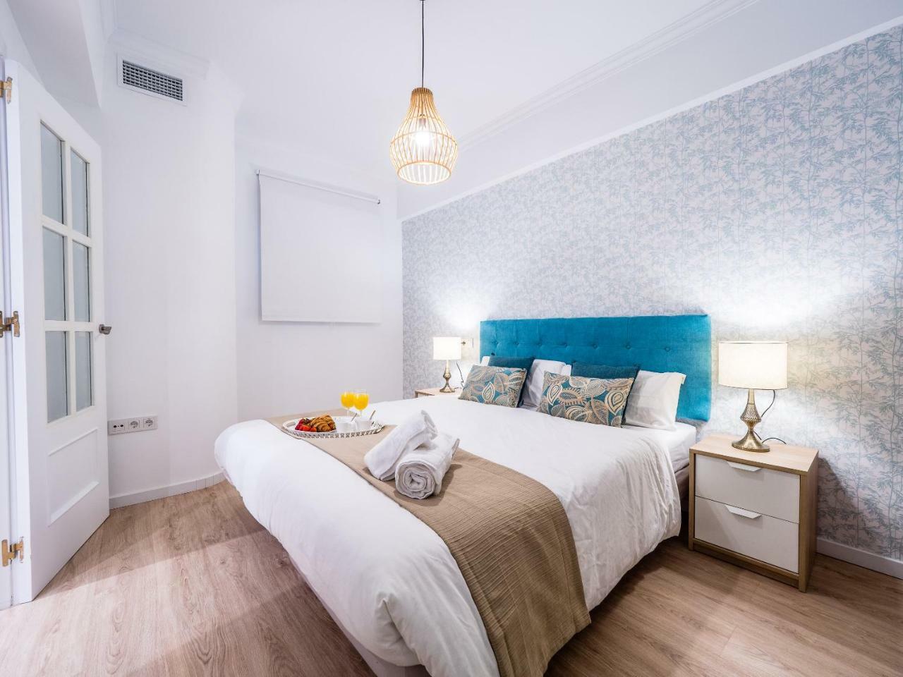 Malaga Urban Center Apartment ภายนอก รูปภาพ