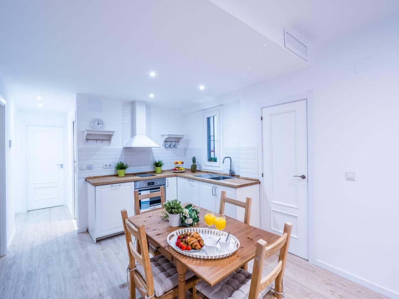 Malaga Urban Center Apartment ภายนอก รูปภาพ